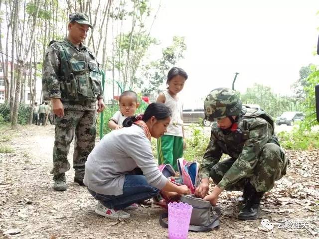 记者走边关体验边境线边防官兵的一天