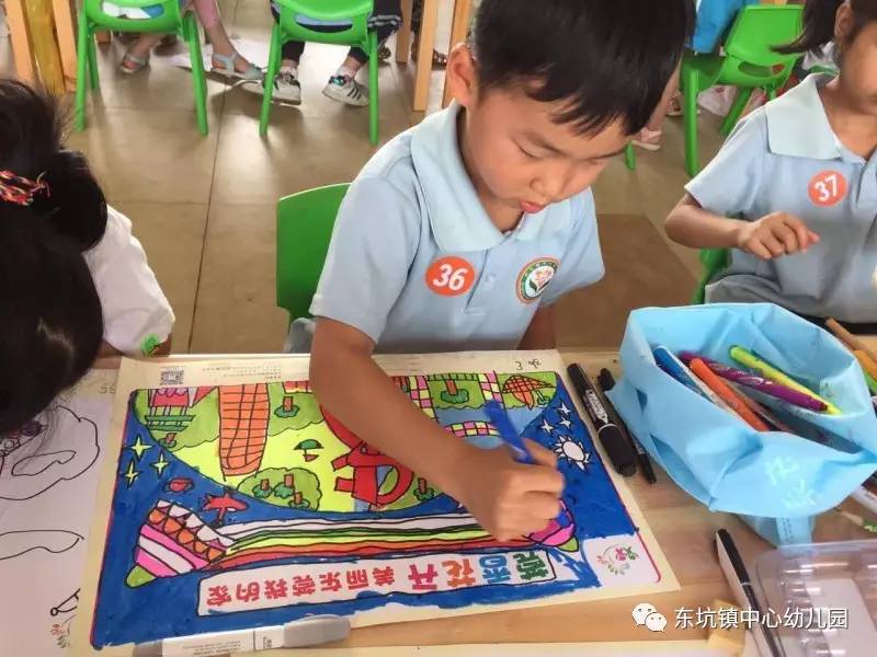 喜讯:东坑镇中心幼儿园在东莞市第二届"莞香花开"幼儿绘画比赛东坑