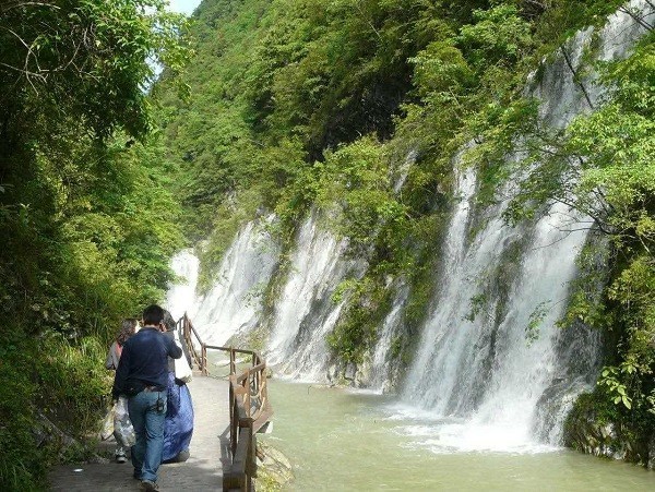 动态| 中国旅游日,石泉县各大景点优惠多多