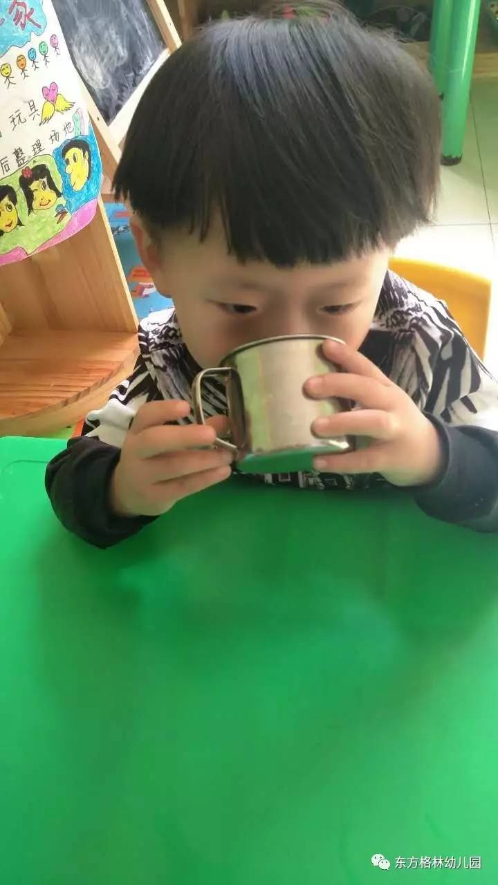 北京红杉优幼东方格林幼儿园为了让孩子爱上喝水用了什么办法