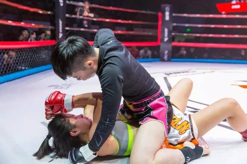 mma女子内衣格斗赛