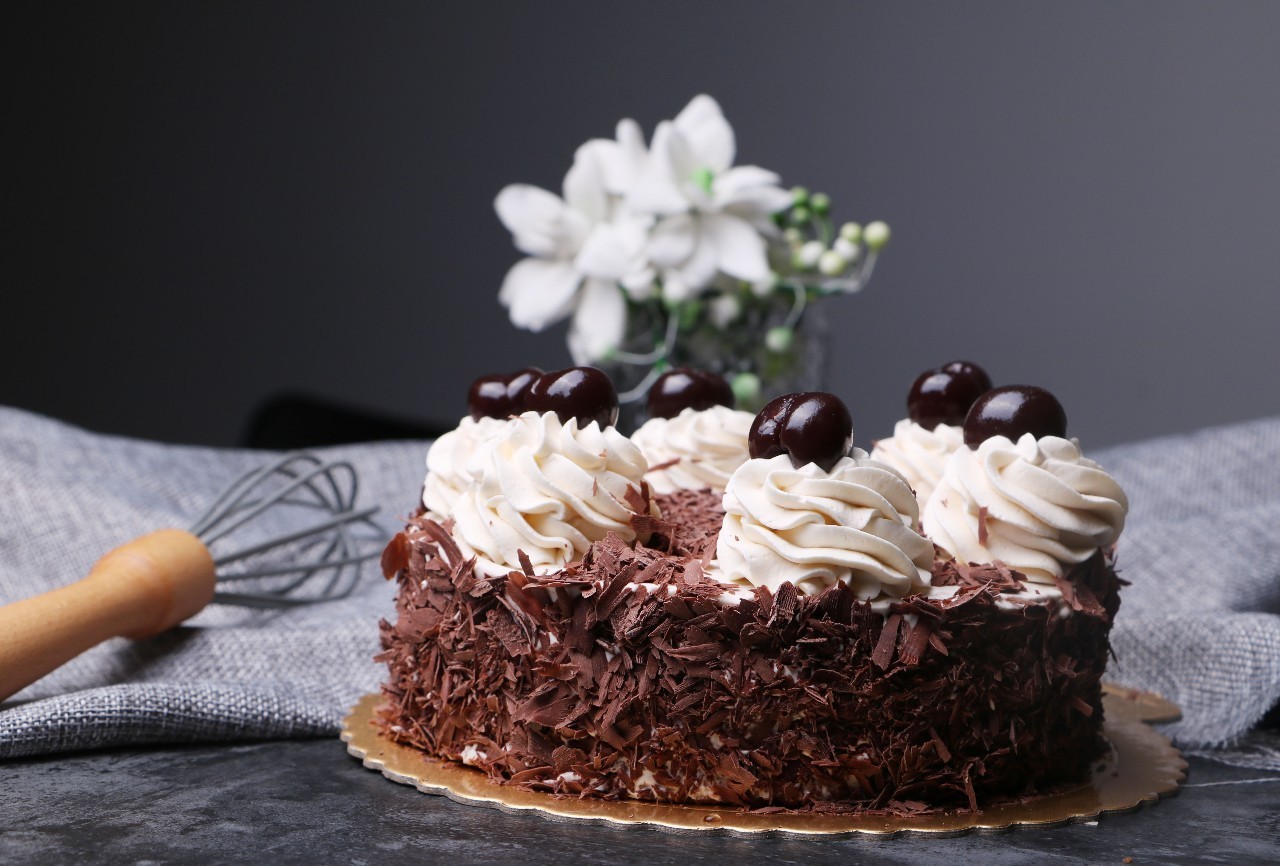 德国经典黑森林蛋糕，舌尖上的红与黑!_搜狐美食_搜狐网