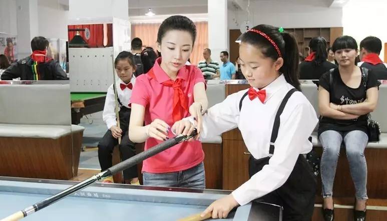 唐镇小学全区现场会|遇见最牛掰的大队辅导员和最萌的