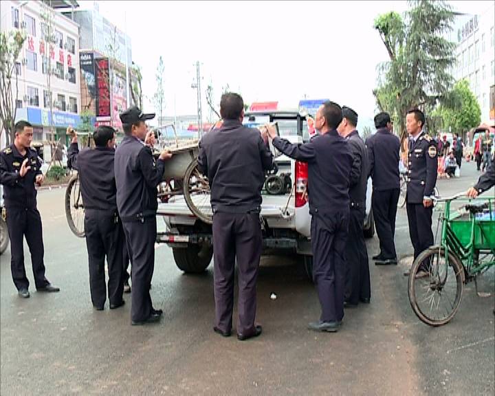 鹤庆县城东环路交通环境明显改善