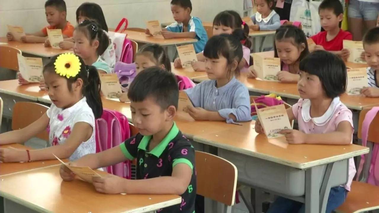 扬州幼儿园招聘_幼儿园招聘图片(2)