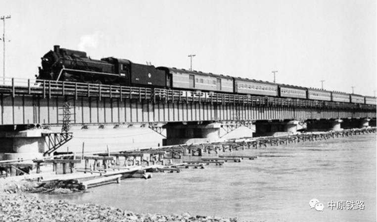 【铁路大观】历史上,郑州黄河上有几座铁路桥?