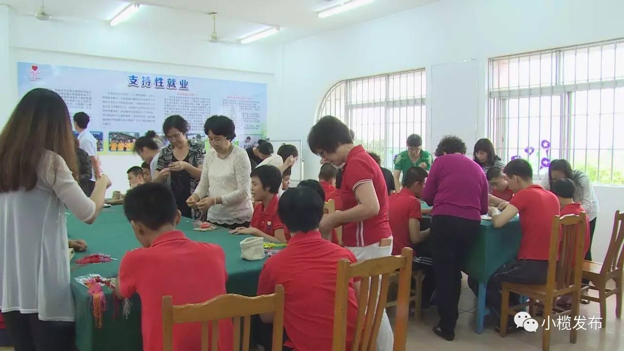 小榄特殊学生跟师傅学刺绣,有板有眼!