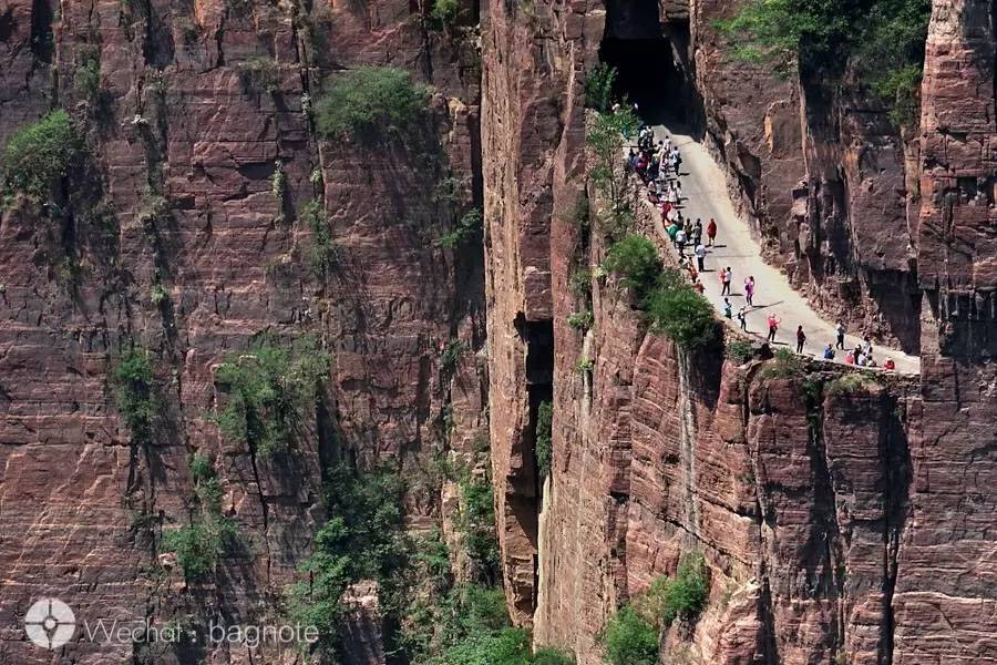 郭亮挂壁公路.