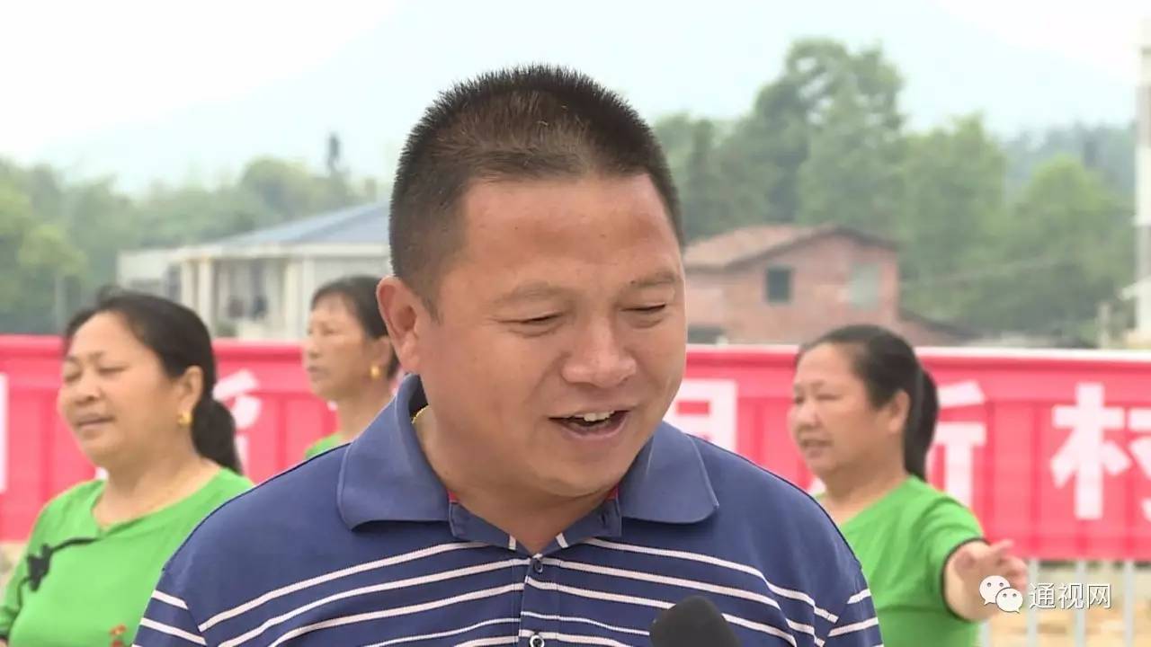 通城大坪乡来苏村:村民"凑份子"修建文化广场