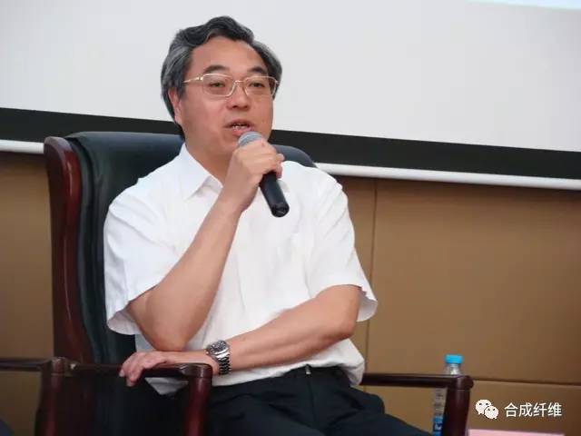 科技 正文 随后,香港理工大学纺织及制衣学系陶肖明教授应邀做了"柔性