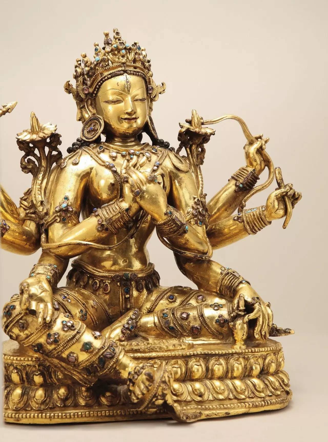 见证西藏帕竹王朝辉煌历史的典范之作 ——西藏丹萨替风格铜镀金大随