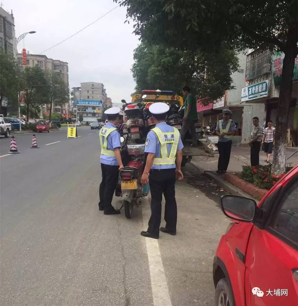 梅州交警开始严查摩托车,无牌照的直接