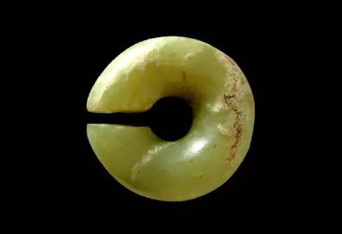 8200-7400年,由此认定兴隆洼文化玉器是迄今所知中国年代最早的玉器