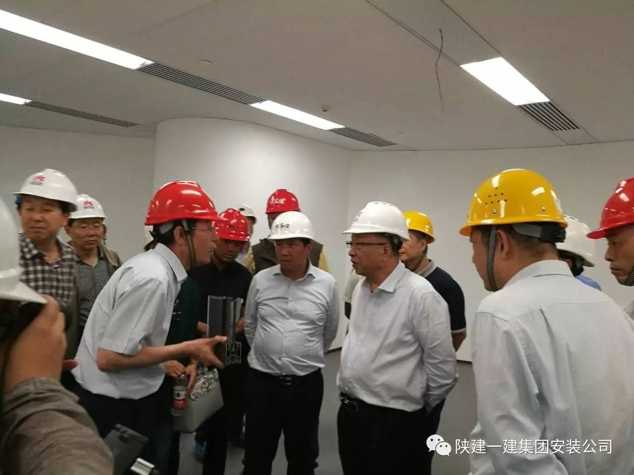 新闻中心〕延长石油集团房地产公司董事长一行对延长石油科研中心