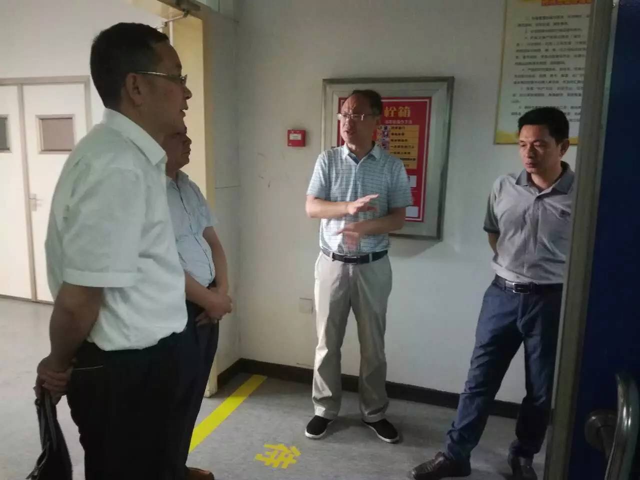 九江市卫计委副主任孙勇军,九江市药具管理站站长严兰兰等及市卫计委