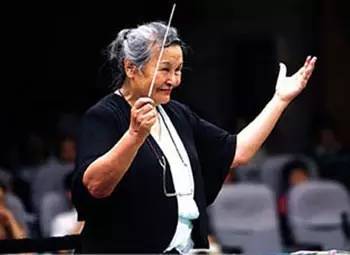 在中国著名女指挥家郑小瑛的携手下,福建交响乐团将于6月25日来到