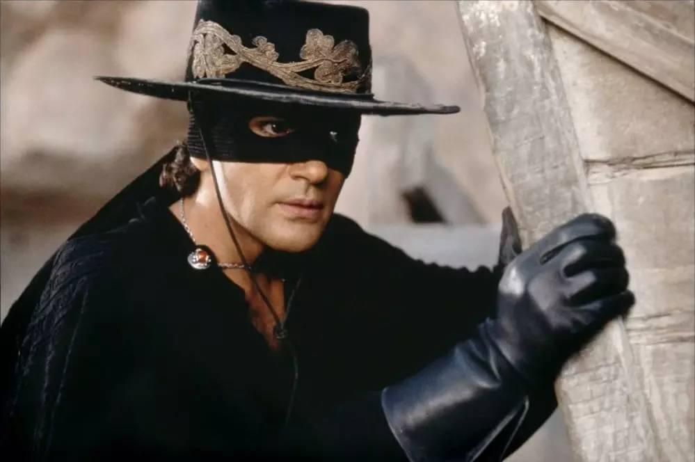 好莱坞最国际范的古典武侠片《佐罗的面具》
