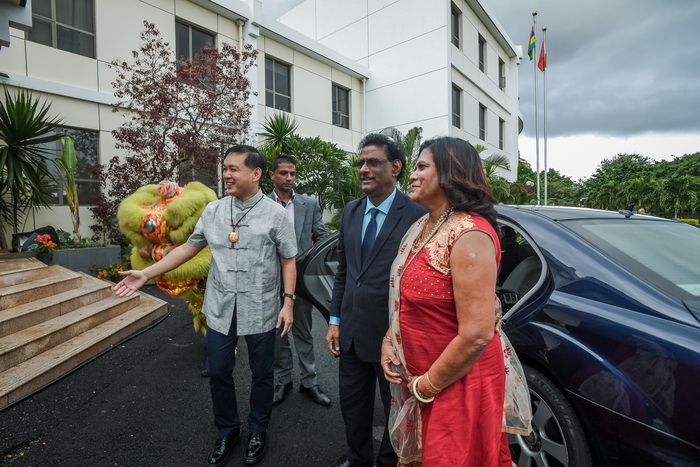 毛里求斯副总统维亚普利及夫人,毛艺术和文化部