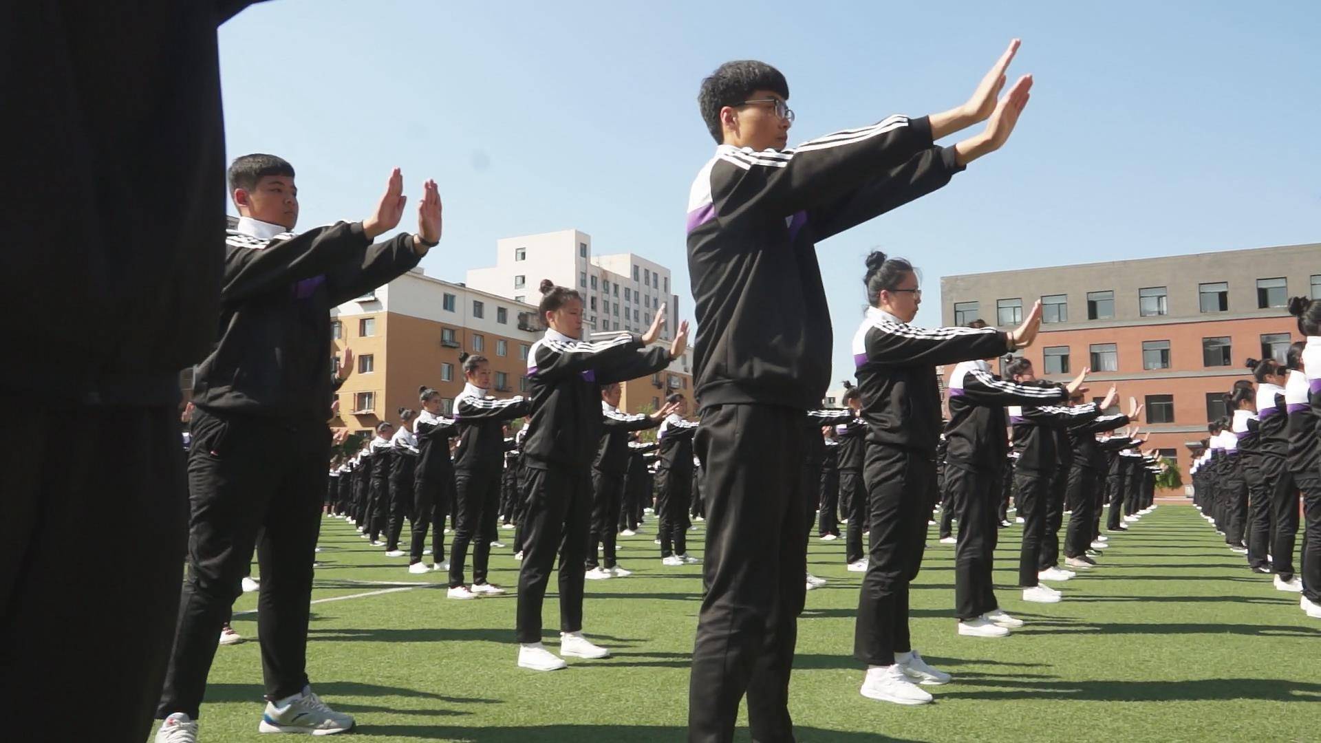 外事名片,在青春律动中闪亮——沈阳市外事服务学校参加2017年市中职