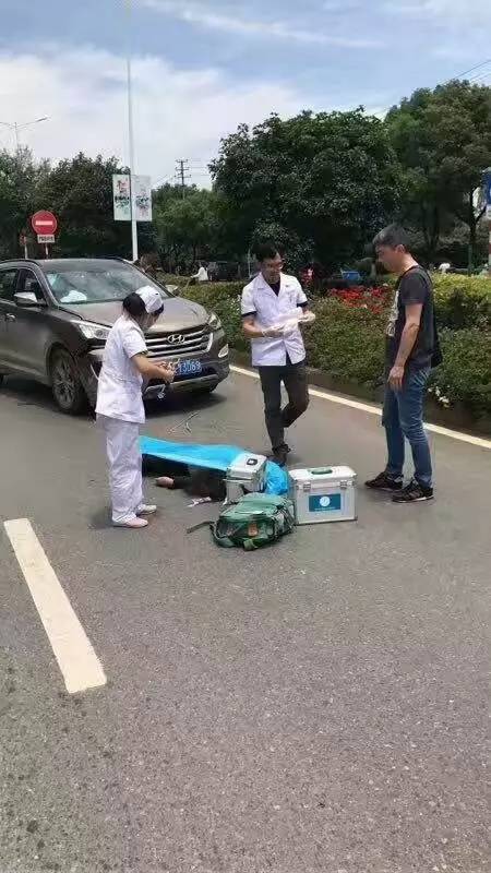 悲惨!鄂州一骑电动车女子被撞飞,当场身亡