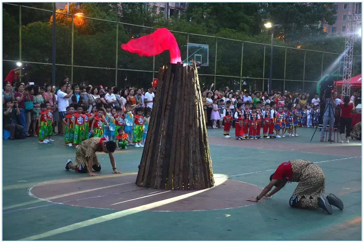 《点燃幸福之火》六佳一幼儿园大型亲子篝火晚会