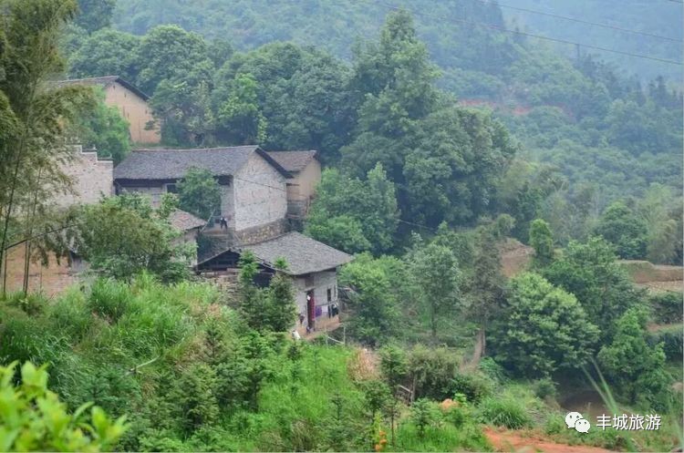 旅游 正文 云姑岭旅游风景区位于江西省丰城市石江乡钳石村,属于丘陵