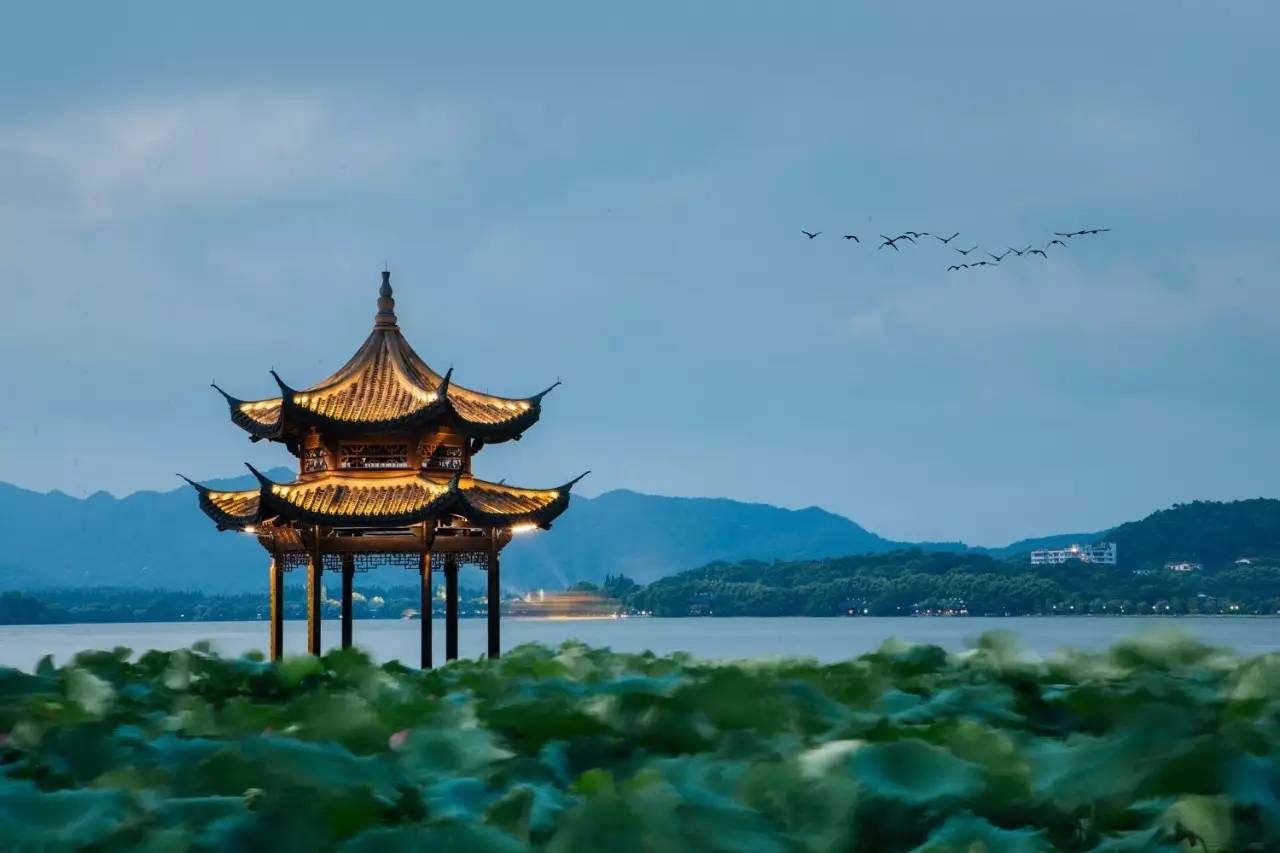 广东一个免费的5A级西湖，古迹众多游人如织，媲美杭州西湖__财经头条