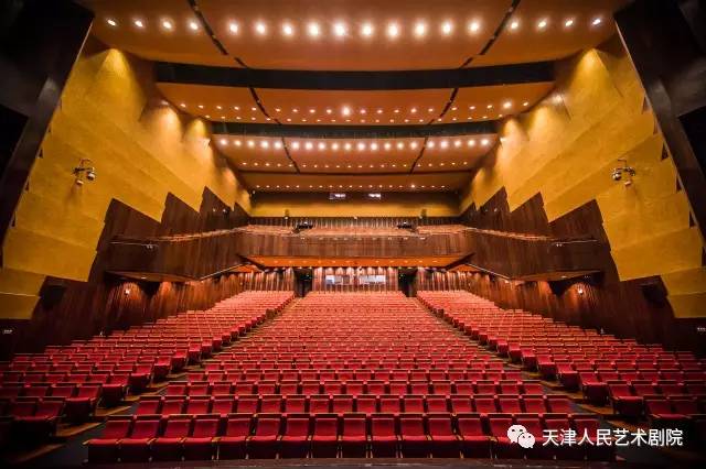 王晶 摄 演出时间 2017年5月27日 19:30 演出地点 烟台大剧院 上一