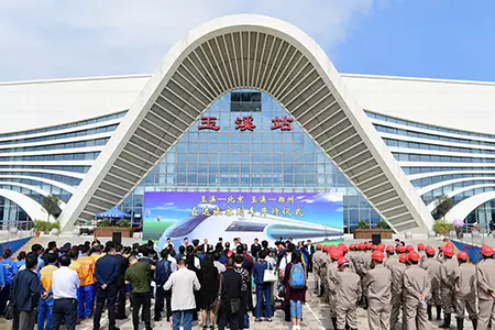 玉溪至北京\郑州列车今日首发飞一般的旅行