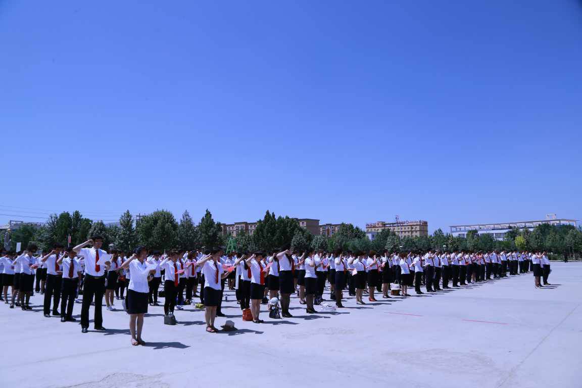 5月27日下午,在麦盖提县刀郎双语中学文化广场举行了"喀什地区千名