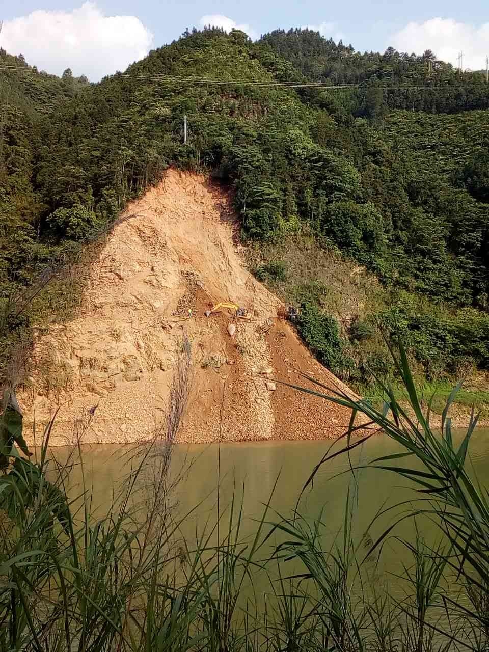 赞乐昌峡库周公路史无前例最快抢修