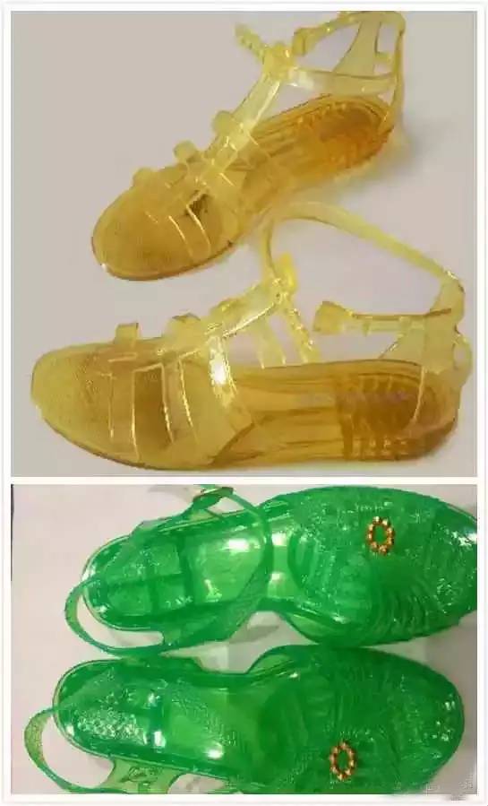 记忆中小时候都穿过的塑料凉鞋.这些不大漂亮的凉鞋却有不少优点.