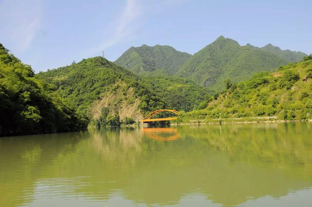 地处南保谷三县之交的过渡湾镇,临南河峰峦叠嶂素有保康"北大门"之称