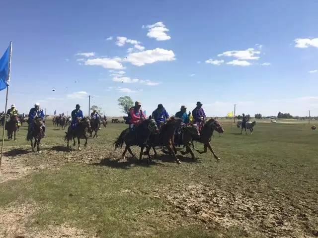 第十届鄂尔多斯蒙古族民风民俗旅游风情节在乌审旗