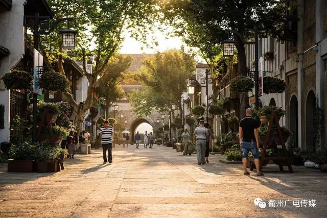 上下街中百商厦现址衢州酒家旧貌(上世纪80年代衢州本土五星酒家)上街