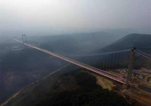 亚洲第一大桥即将通车，美国专家惊呆了！云雾飘渺，直通缅甸