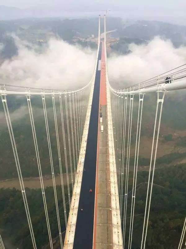 亚洲第一大桥即将通车，美国专家惊呆了！云雾飘渺，直通缅甸