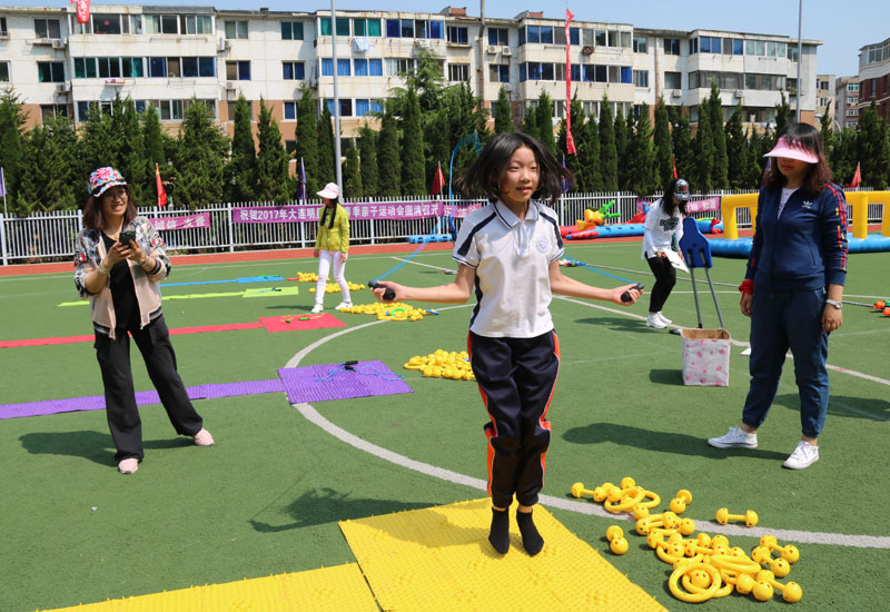 明星小学四五六年级亲子运动会