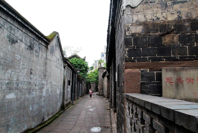 冠英街最后的人家百年风雨后老街何去何从