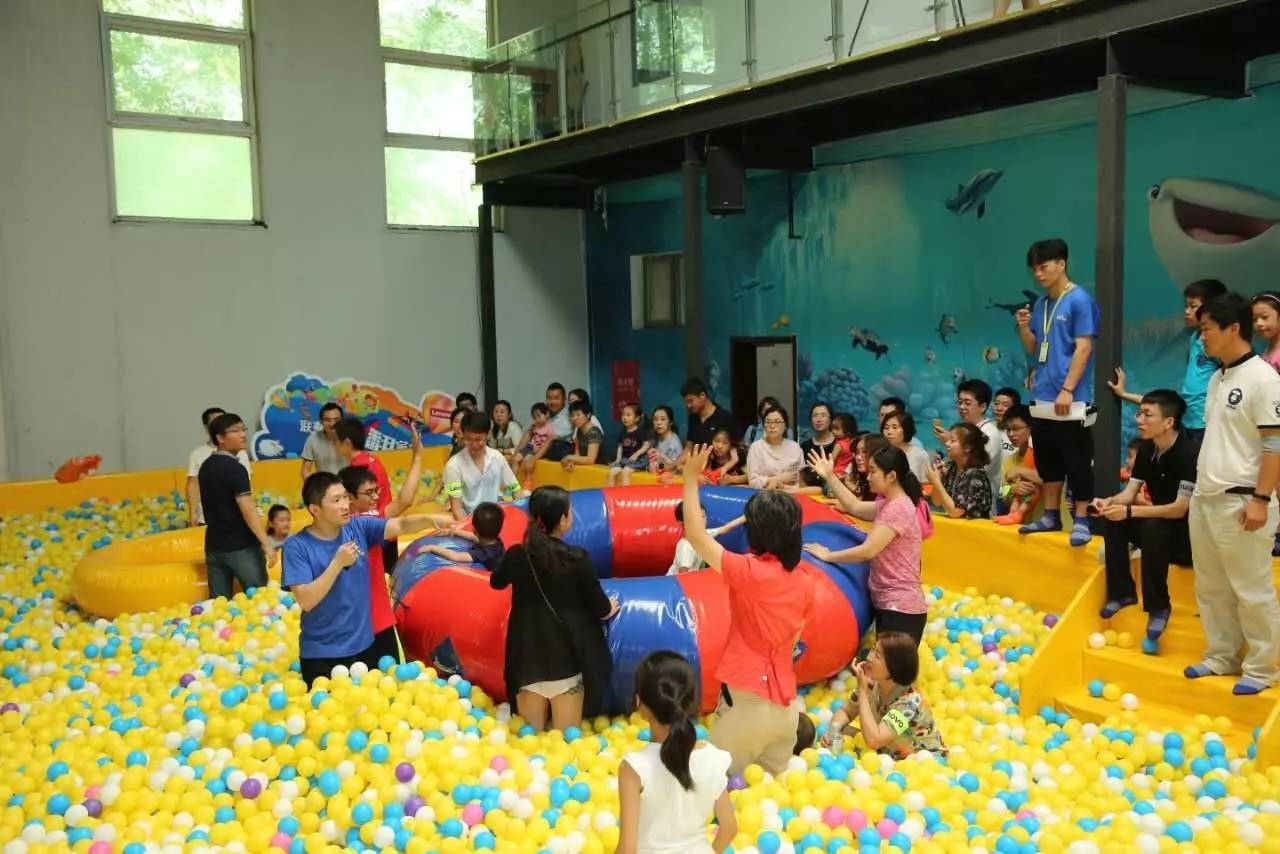 竞技互动项目—— 童趣躲避球,袋鼠跳跳跳,海洋球大作战以及 勇者无敌