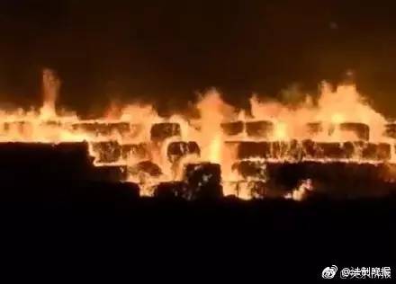 突发!天津滨海新区再次发生火灾 现场火势不小