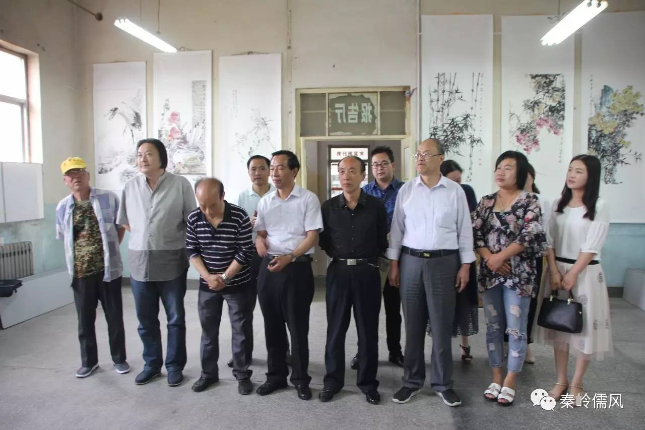 新闻快讯花鸟书画展在商洛市图书馆三楼举行赵宏