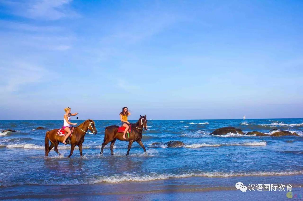 暑假去哪里?一起来华欣的海边骑马吧!