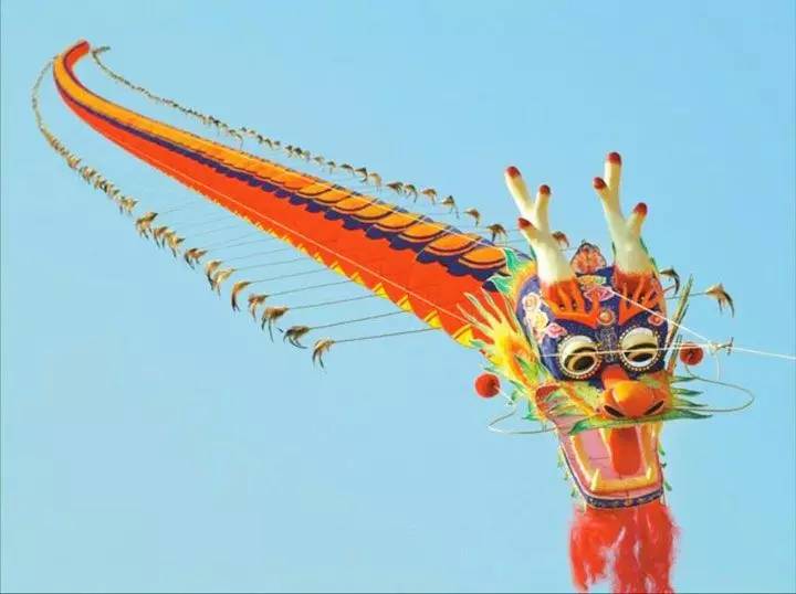 在传统的中国风筝中,随处可见这种吉祥寓意之处"福寿双全"龙凤呈祥