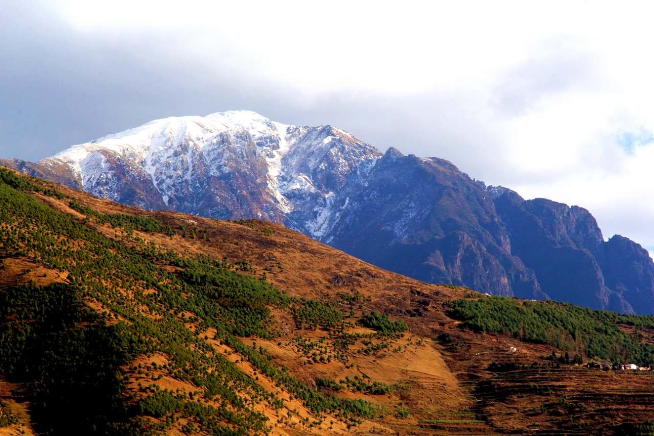 目前,东川已经集中全部的乡村公路建设力量,提升牯牛山景区的公路等级