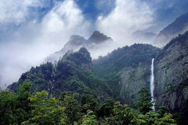 关于庐山山上景区试行部分时段旅游交通换乘的公告