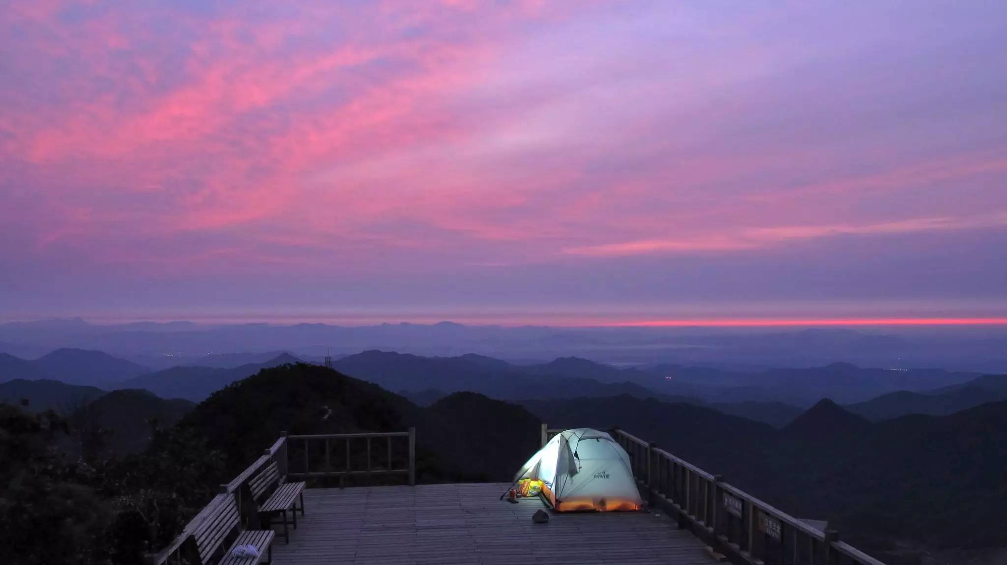 七仙岭以七个状似手指的山峰而得名,七峰险峻,天然绝壁,是攀岩的好