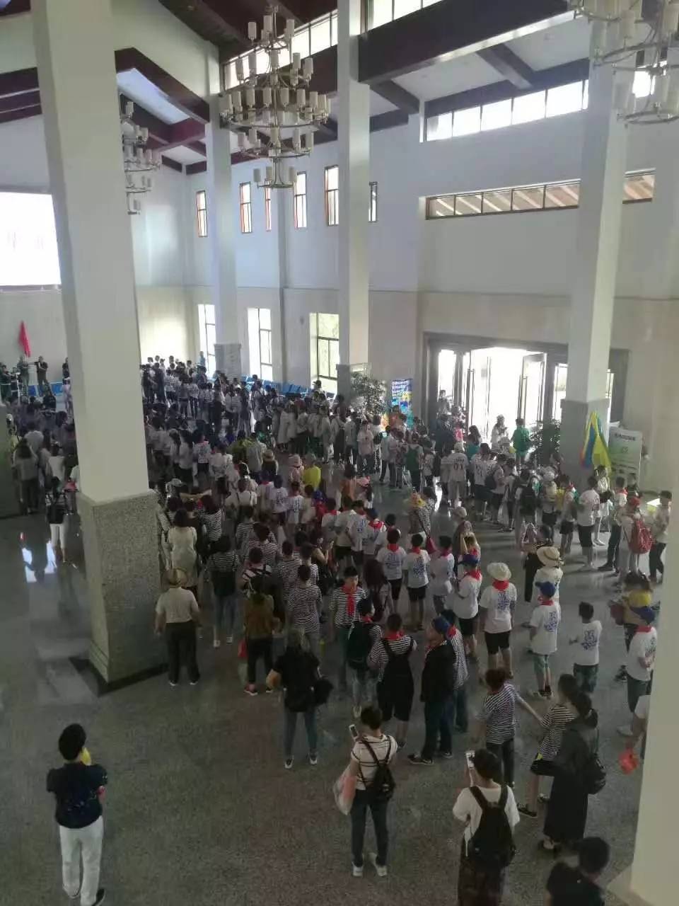 恭贺上饶逸夫小学毕业典礼及篝火晚会圆满成功