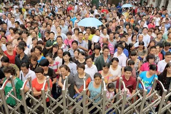 东建丨追逐梦想，扬帆起航，祝各位高考学子金榜题名！