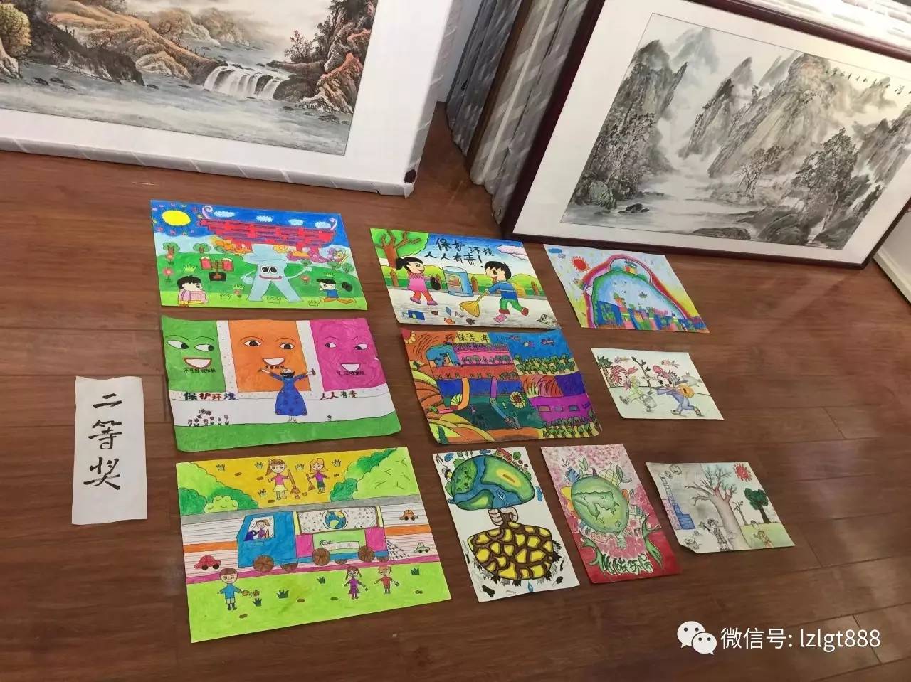 林州市首届少儿手工制作及环保绘画比赛初评现场剪影